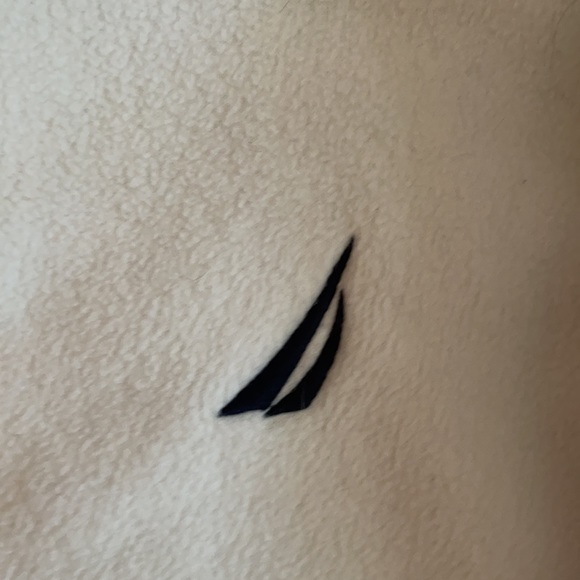 I am selling a White Nautica zip up jacket. - Picture 2 of 3